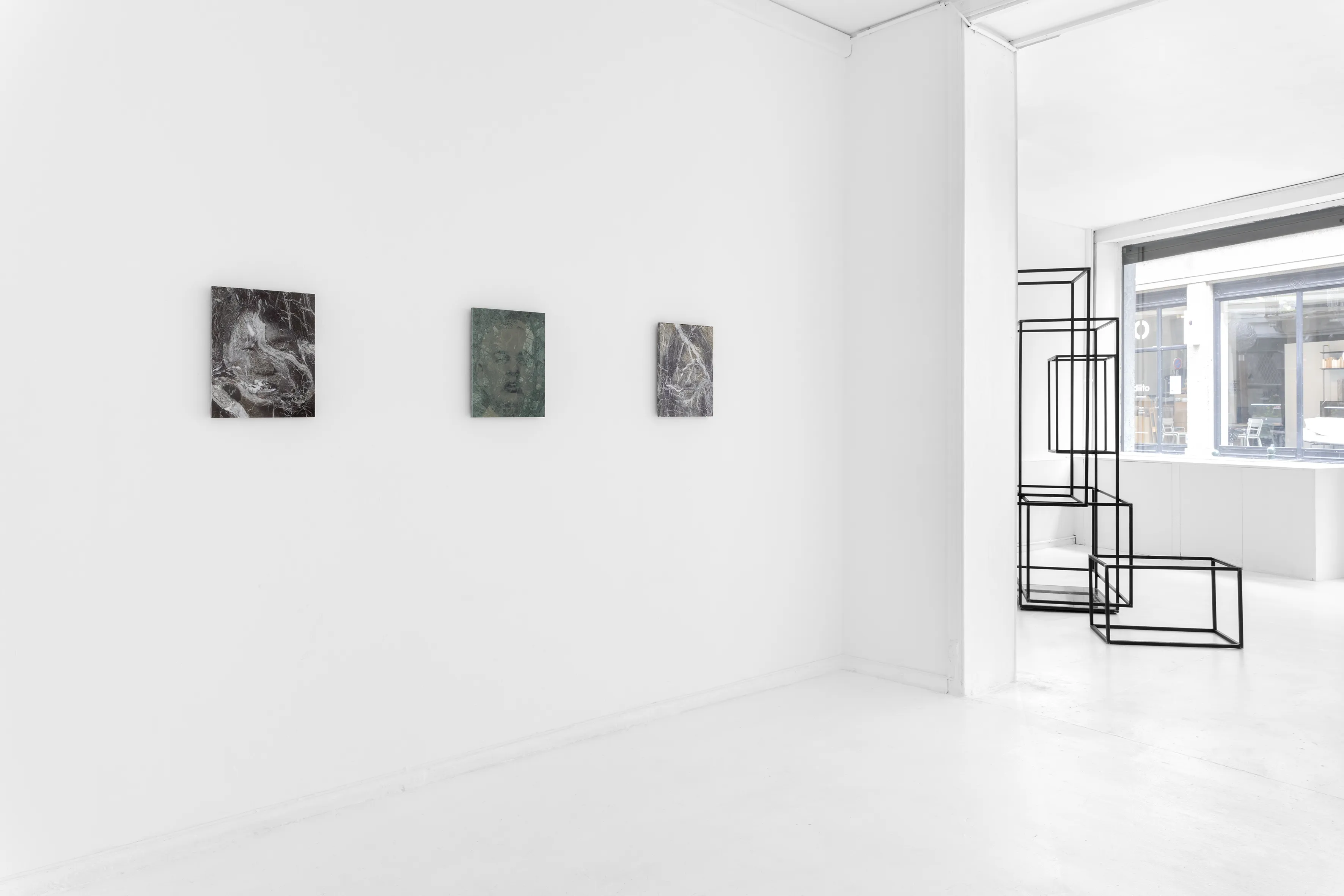 Exhibition View le miroir de Claude